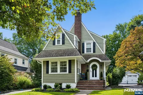 19 Fairview Ave, Glen Rock, NJ 07452
