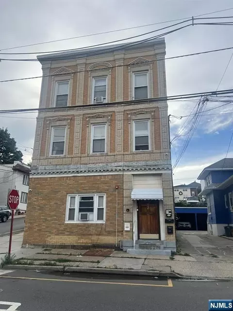 83 Westminster Pl, Garfield, NJ 07026