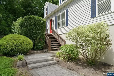 64 Valley Rd, Butler, NJ 07405