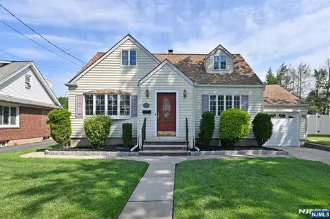 14-01 Floral Ave, Fair Lawn, NJ 07410