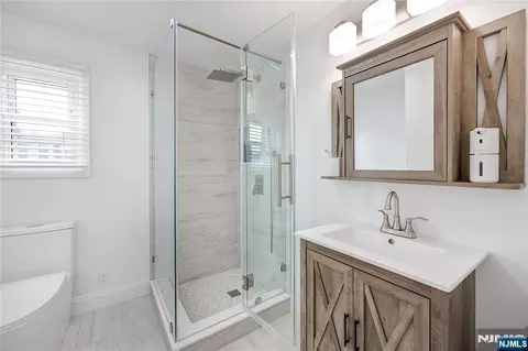 Bath - 182 Coombs Dr, Paramus, NJ 07652 photo 3 of 3
