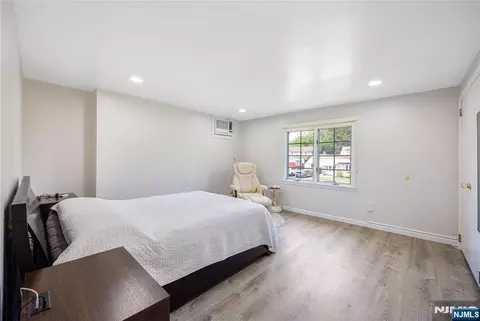 Bedroom - 182 Coombs Dr, Paramus, NJ 07652 photo 5 of 5