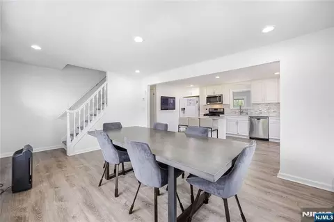 Dining - 182 Coombs Dr, Paramus, NJ 07652 photo 2 of 3