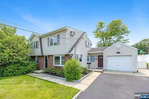 Exterior - 182 Coombs Dr, Paramus, NJ 07652 photo 3 of 8