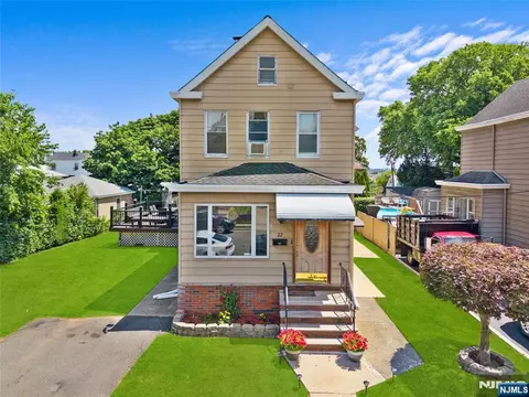 22 George St, Clifton, NJ 07011