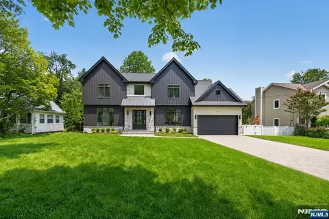 27 Crestwood Dr, Glen Rock, NJ 07452