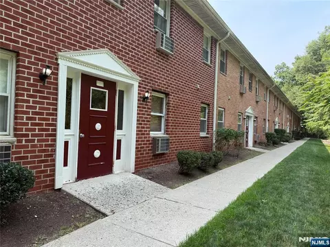 100 Pierson Miller Dr #D41, Pompton Lakes, NJ 07442