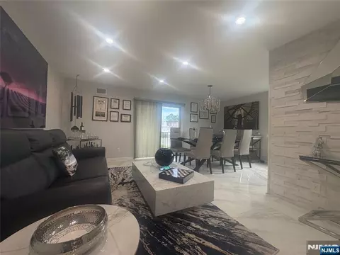 825 Riverside #B202, Lyndhurst, NJ 07071