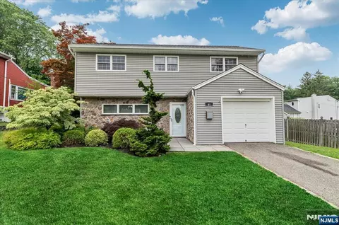 81 Summit Ave, Butler, NJ 07405