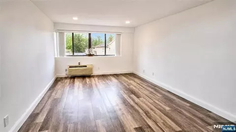 Living - 55 Clinton Pl #304, Hackensack, NJ 07601 photo 2 of 2