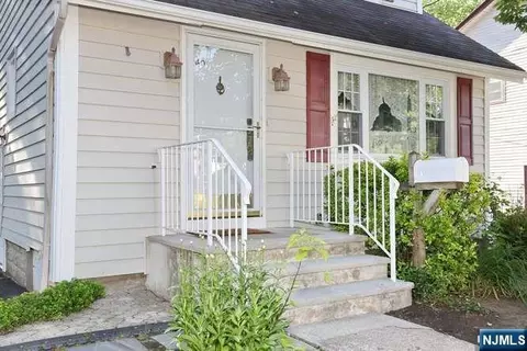 49 S Franklin Ave, Bergenfield, NJ 07621