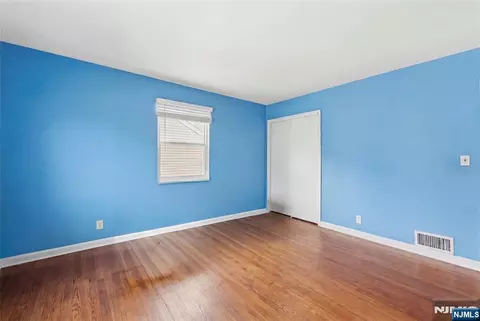 Bedroom - 461 Crestwood Ave, Hackensack, NJ 07601 photo 2 of 10