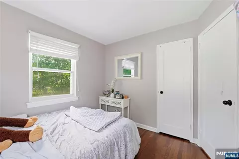 Bedroom - 461 Crestwood Ave, Hackensack, NJ 07601 photo 4 of 10