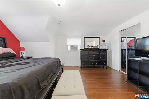 Bedroom - 461 Crestwood Ave, Hackensack, NJ 07601 photo 10 of 10