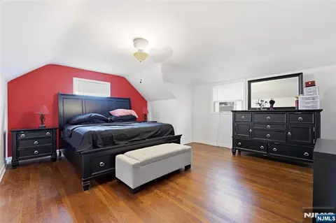 Bedroom - 461 Crestwood Ave, Hackensack, NJ 07601 photo 8 of 10