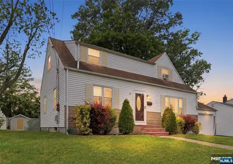 Exterior - 461 Crestwood Ave, Hackensack, NJ 07601 photo 2 of 5