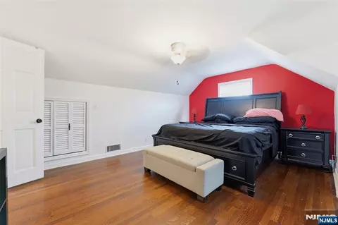 Bedroom - 461 Crestwood Ave, Hackensack, NJ 07601 photo 9 of 10