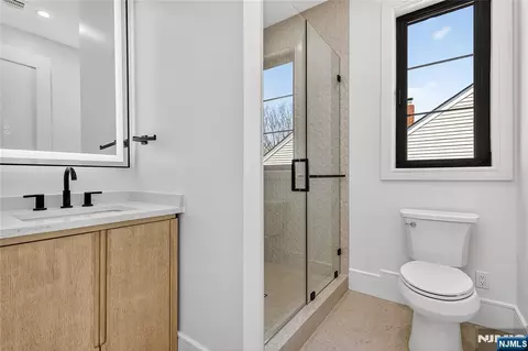 Bath - 395 Hickory Ave, Paramus, NJ 07652 photo 6 of 6