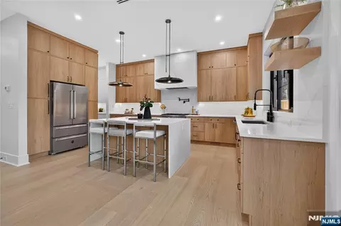 Kitchen - 395 Hickory Ave, Paramus, NJ 07652 photo 2 of 2