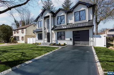 Exterior - 395 Hickory Ave, Paramus, NJ 07652 photo 2 of 3