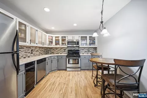 1204 Sycamore Ln, Mahwah, NJ 07430