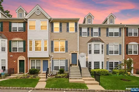 1204 Sycamore Ln, Mahwah, NJ 07430