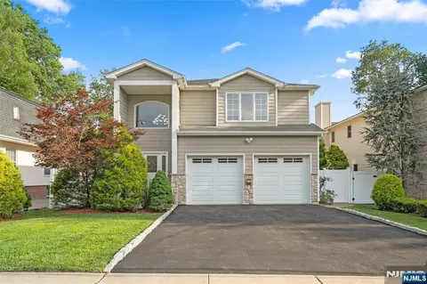 15 Laurel Ave, Dumont, NJ 07628