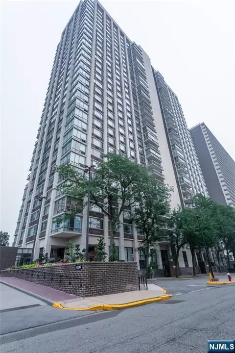 1600 Parker Ave #20A, Fort Lee, NJ 07024