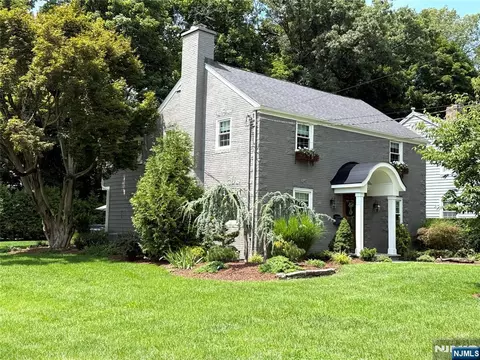 24 Ridge Rd, Glen Rock, NJ 07452