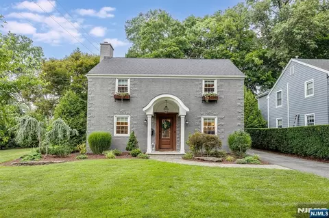 24 Ridge Rd, Glen Rock, NJ 07452