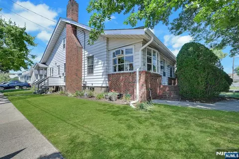 111 Van Winkle Ave, Hawthorne, NJ 07506