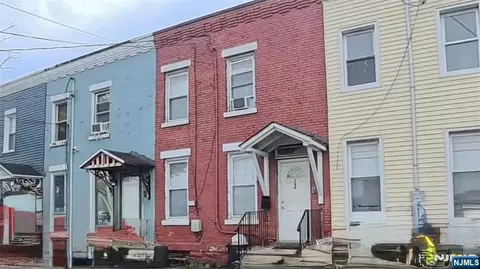 204 Astor St, Newark, NJ 07114