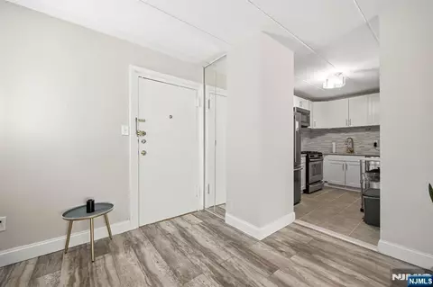 Entry Way - 25 Jefferson St #2F, Hackensack, NJ 07601 photo 4 of 4