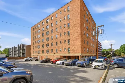 Exterior - 25 Jefferson St #2F, Hackensack, NJ 07601 photo 1 of 1