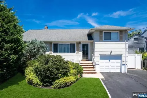 44 Lorrie Ln, Clifton, NJ 07012