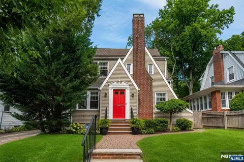 428 Mountain View Rd, Englewood, NJ 07631