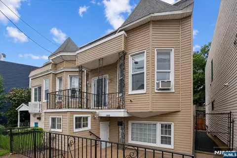 1009 Paterson Plank Rd, North Bergen, NJ 07047