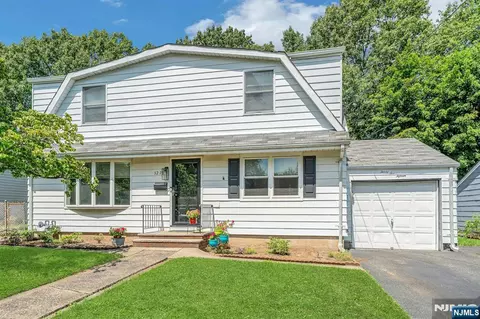 32-15 Southern Dr, Fair Lawn, NJ 07410