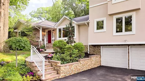 240 Clinton Ave, Tenafly, NJ 07670