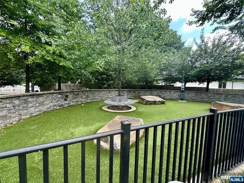 320 Adolphus Ave #1411, Cliffside Park, NJ 07010