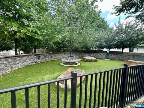 320 Adolphus Ave #1411, Cliffside Park, NJ 07010