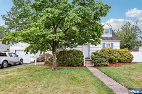 78 Legion Pl, Paramus, NJ 07652