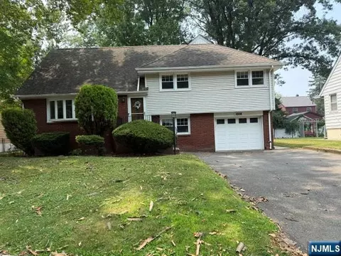 1008 Windsor Rd, Teaneck, NJ 07666