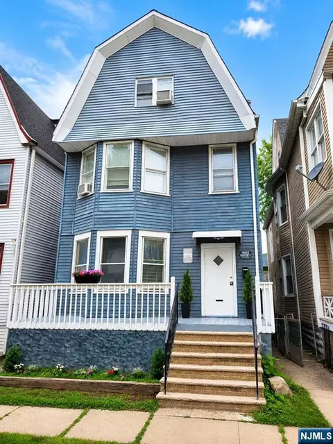 327 Amherst St, East Orange, NJ 07018