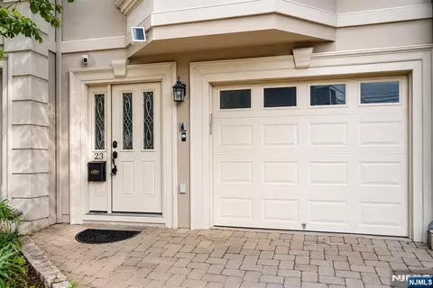 23 Hackensack Ave, Weehawken, NJ 07086