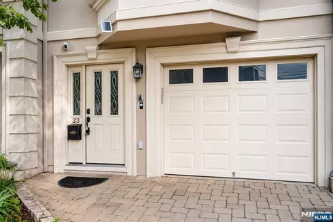 23 Hackensack Ave, Weehawken, NJ 07086