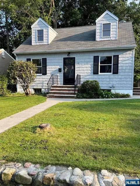 72 Ridgewald Ave, Waldwick, NJ 07463