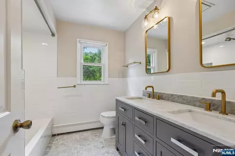 Bath - 39 Maple Ave, Demarest, NJ 07627 photo 2 of 4