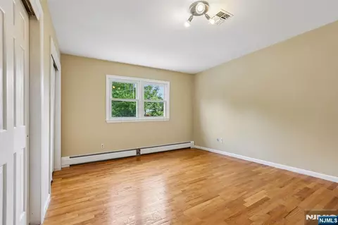 Bedroom - 39 Maple Ave, Demarest, NJ 07627 photo 3 of 5