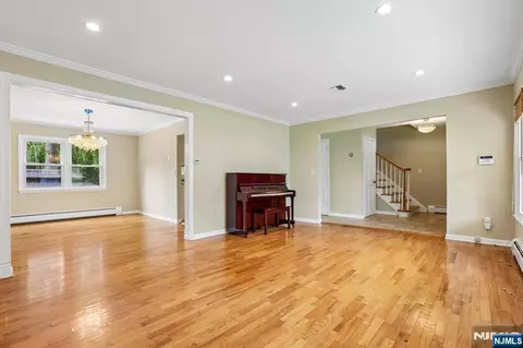 Living - 39 Maple Ave, Demarest, NJ 07627 photo 5 of 6